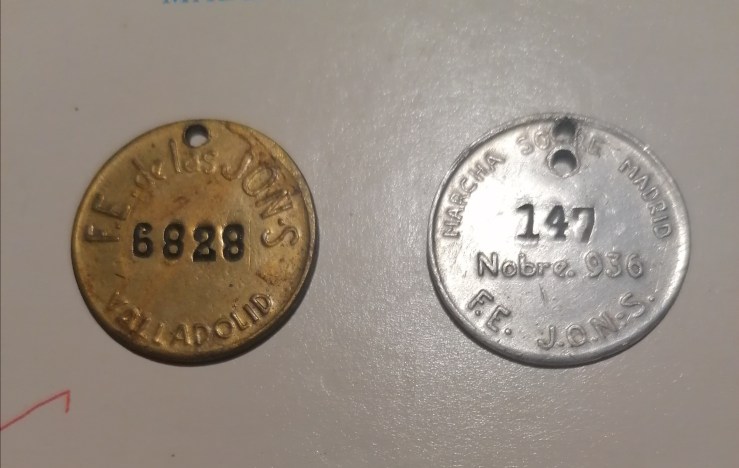 Chapas de identificación guerra civil 1936, F. E. y de las J. O. N. S.